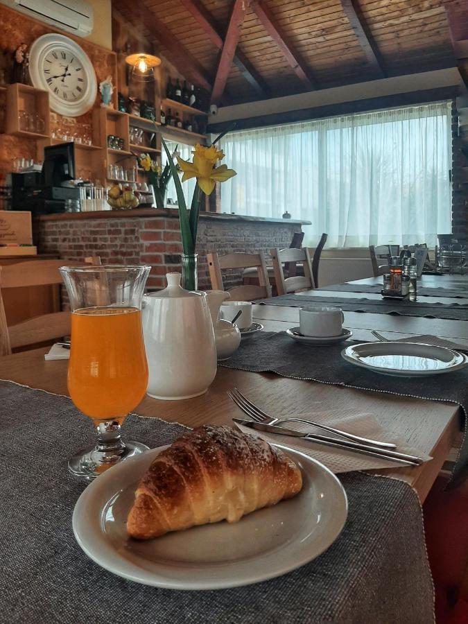 Hotel Roko Каштела Екстер'єр фото